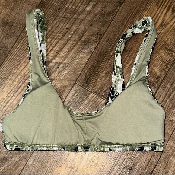 Victoria’s Secret Smocked Green Bralette Bikini Top Size Small - Picture 8 of 12